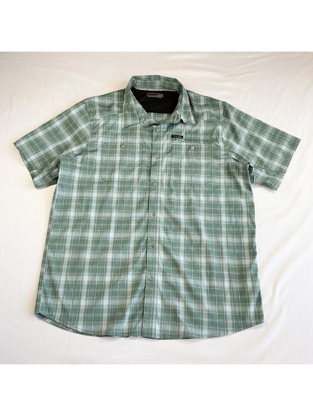 Wrangler Outdoor Green Plaid Button-Up Shirt Regular Fit Short Sleeve Large